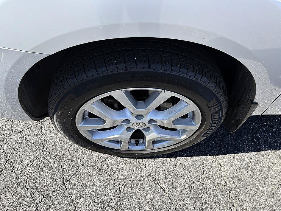 Used 2013 Brilliant Silver Nissan SL image 11