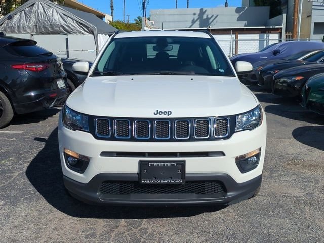 Used 2019 White Clearcoat Jeep Latitude image 2