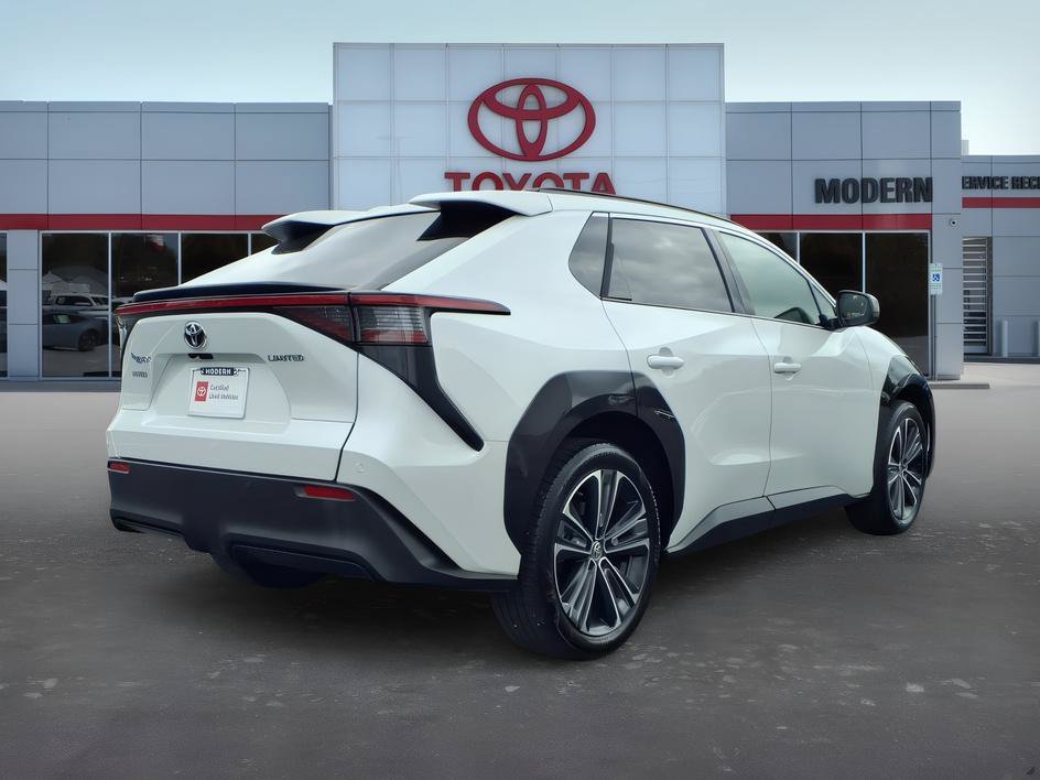Certified Used 2023 Pearl Toyota Limited image 8