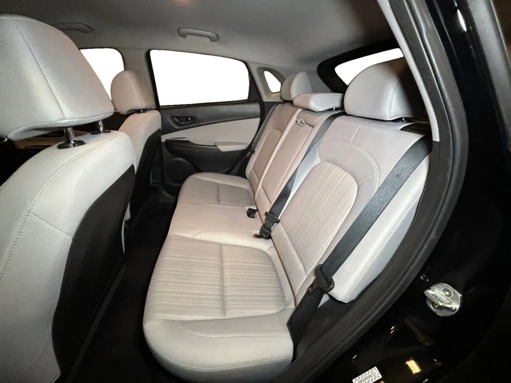 Used 2023 Abyss Black Hyundai SEL image 14