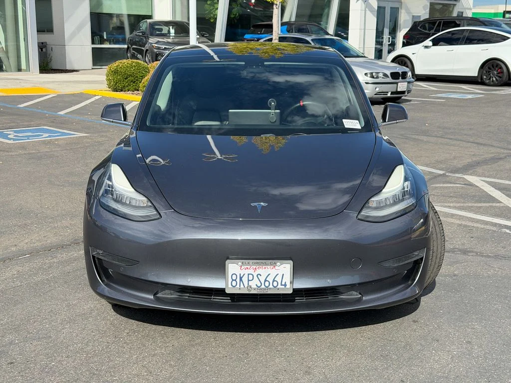 Used 2019  Tesla Long Range image 3