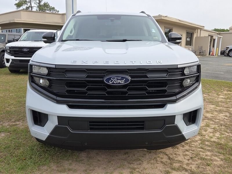 New 2026 Space Silver Metallic Ford Active image 2