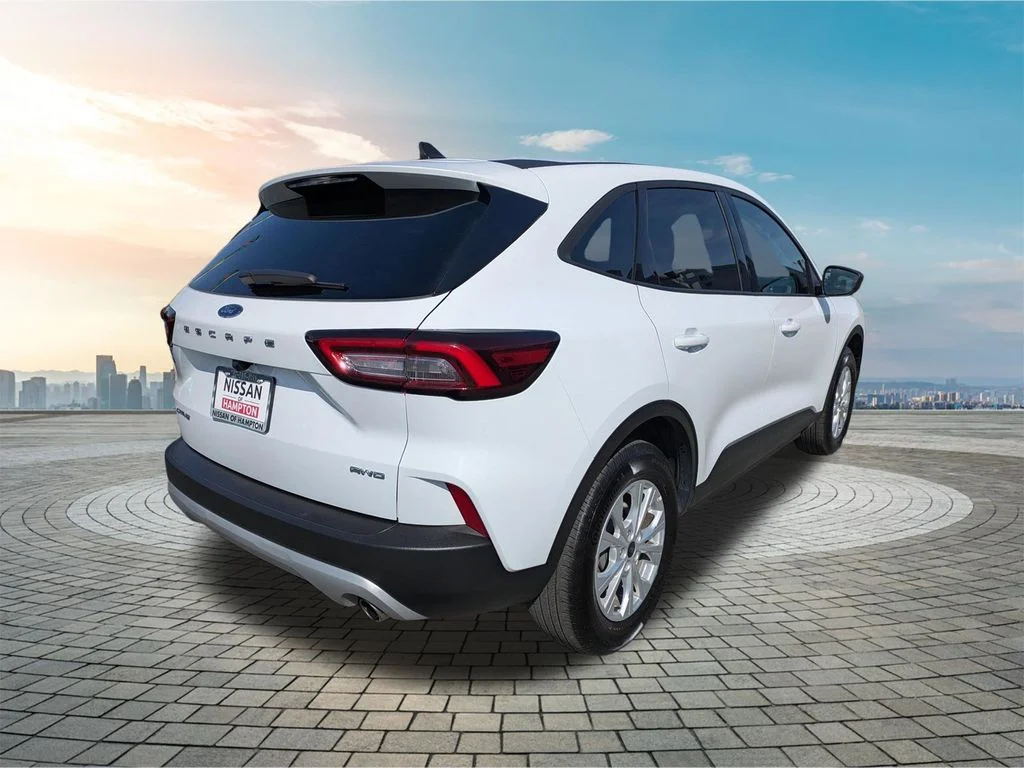 Used 2025 Oxford White Ford Active image 5