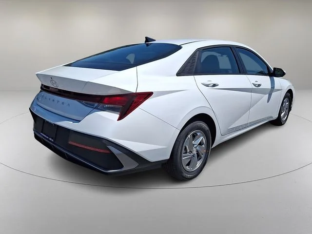 New 2026 White Hyundai SE image 7
