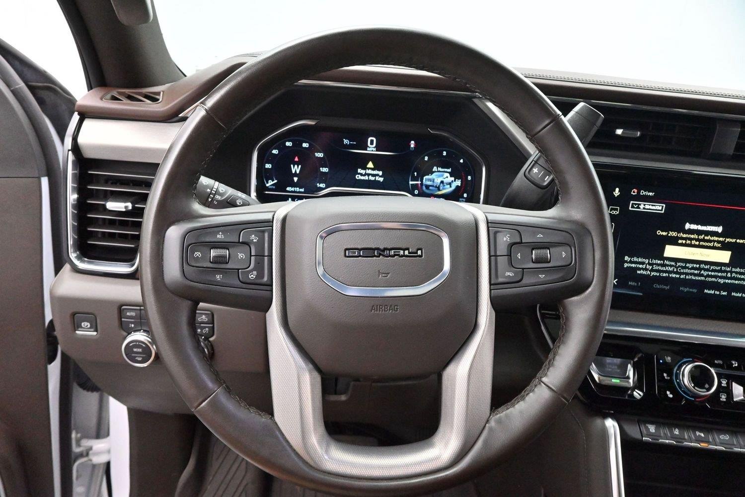 Used 2025 White Frost Tricoat GMC Denali image 15