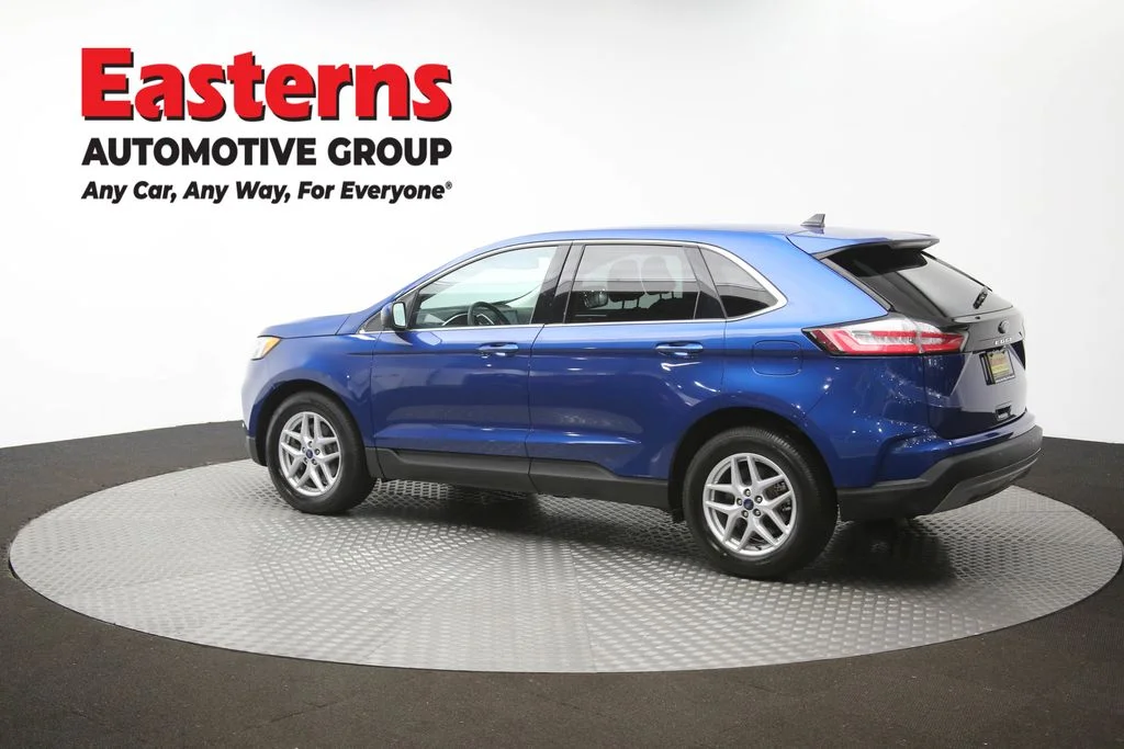 Used 2021 Blue Ford SEL image 61