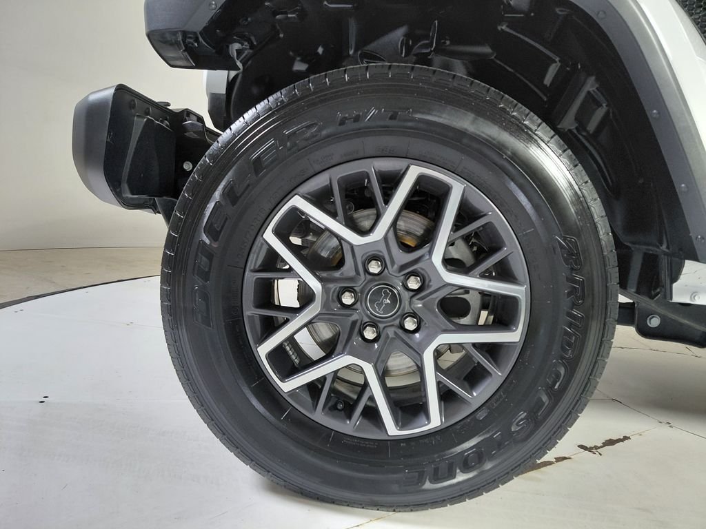 Certified Used 2025 White/off-white Jeep Sahara image 10