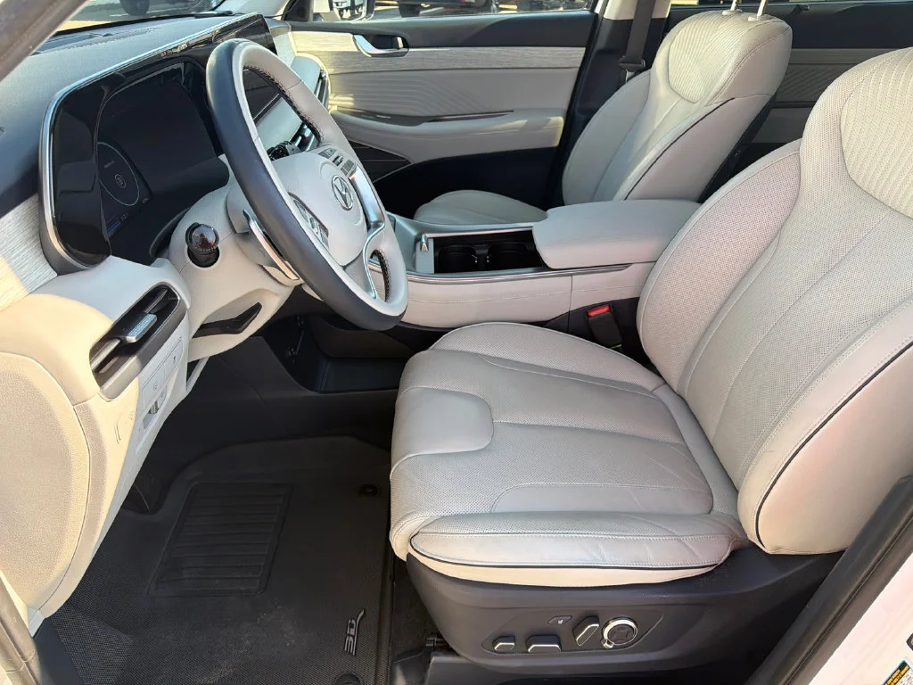 Used 2024 White Hyundai Calligraphy image 9