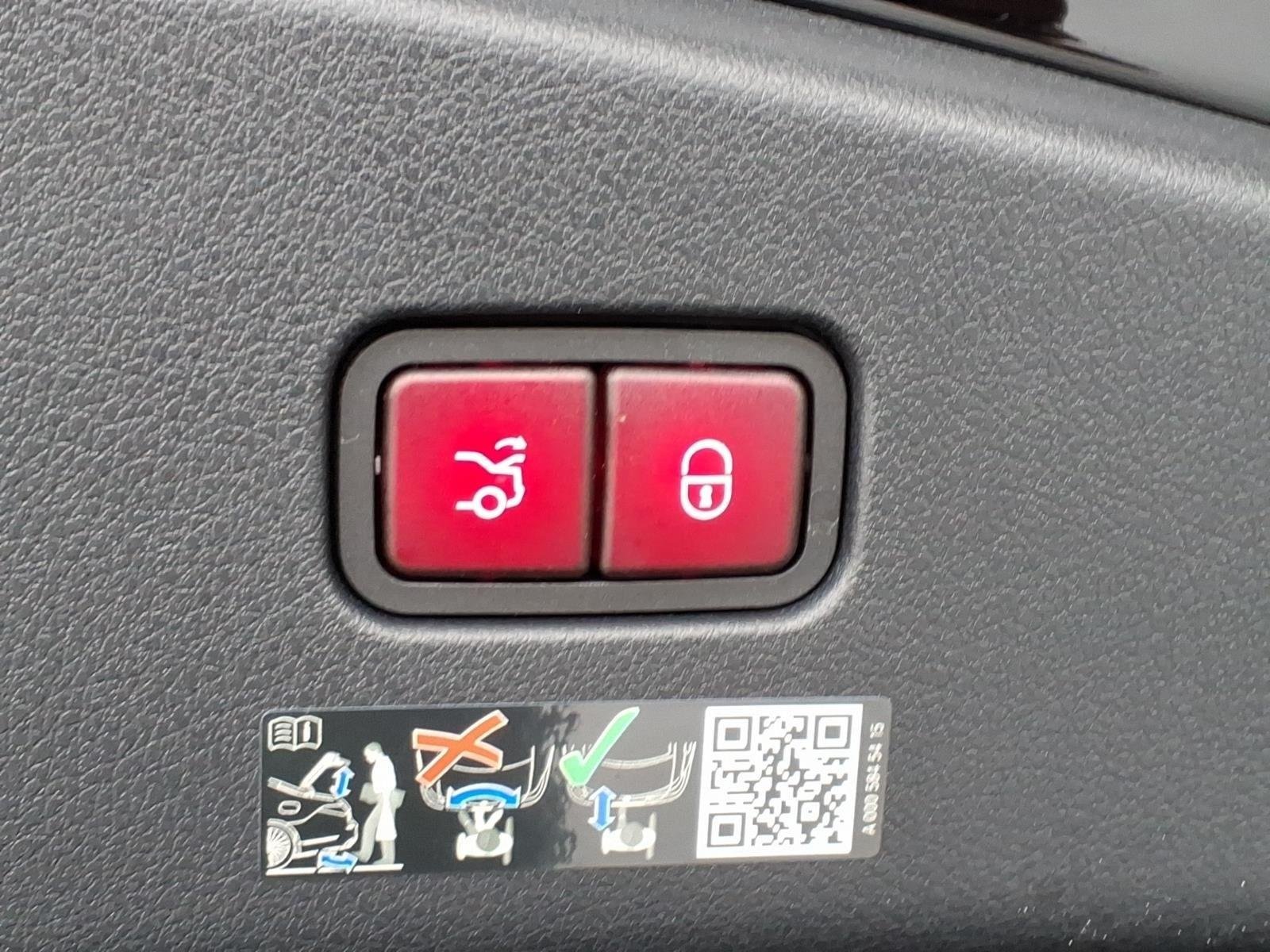 Used 2024 Black Mercedes-Benz CLE 450 image 28