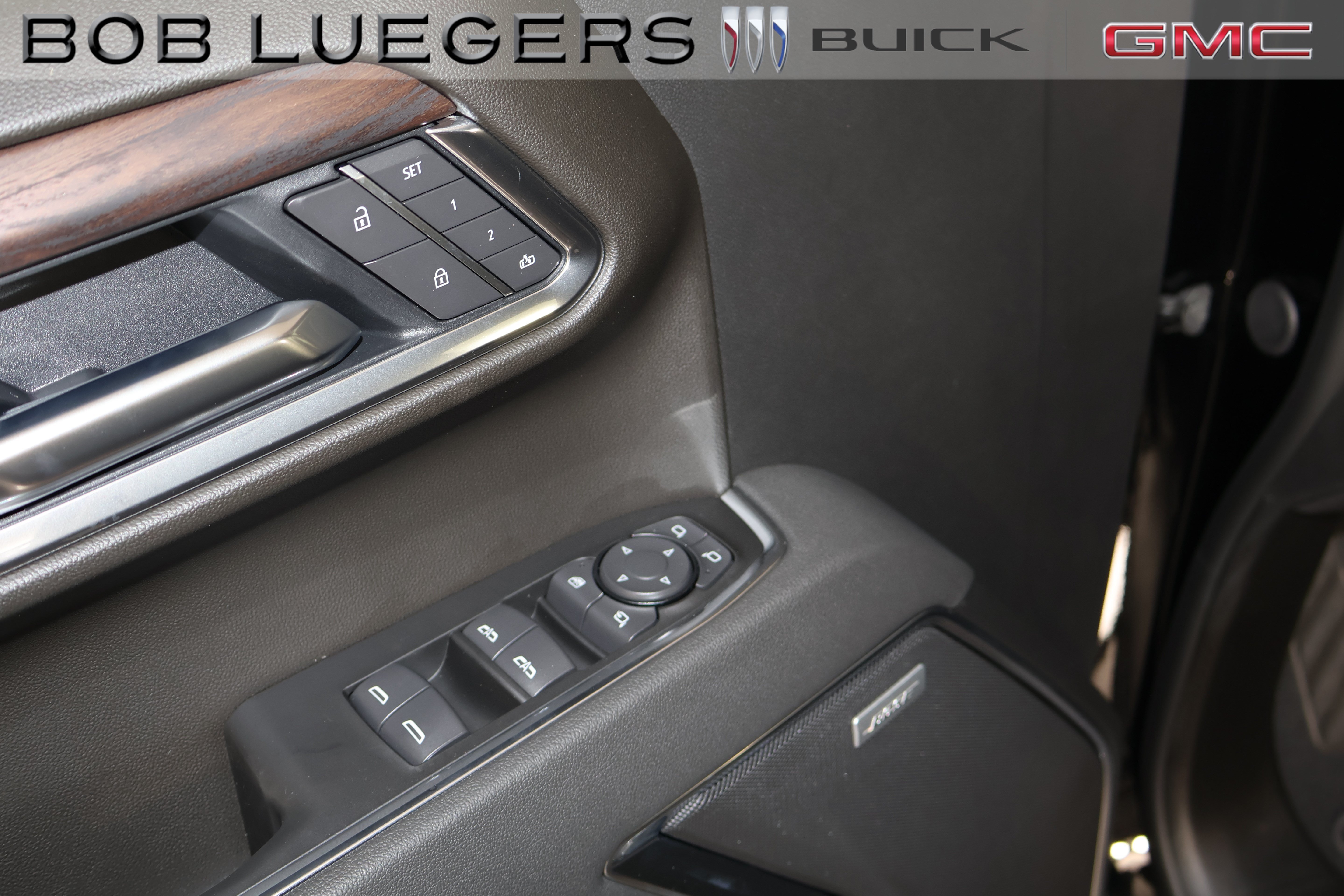 2026 GMC Sierra 1500 SLT - Photo 9