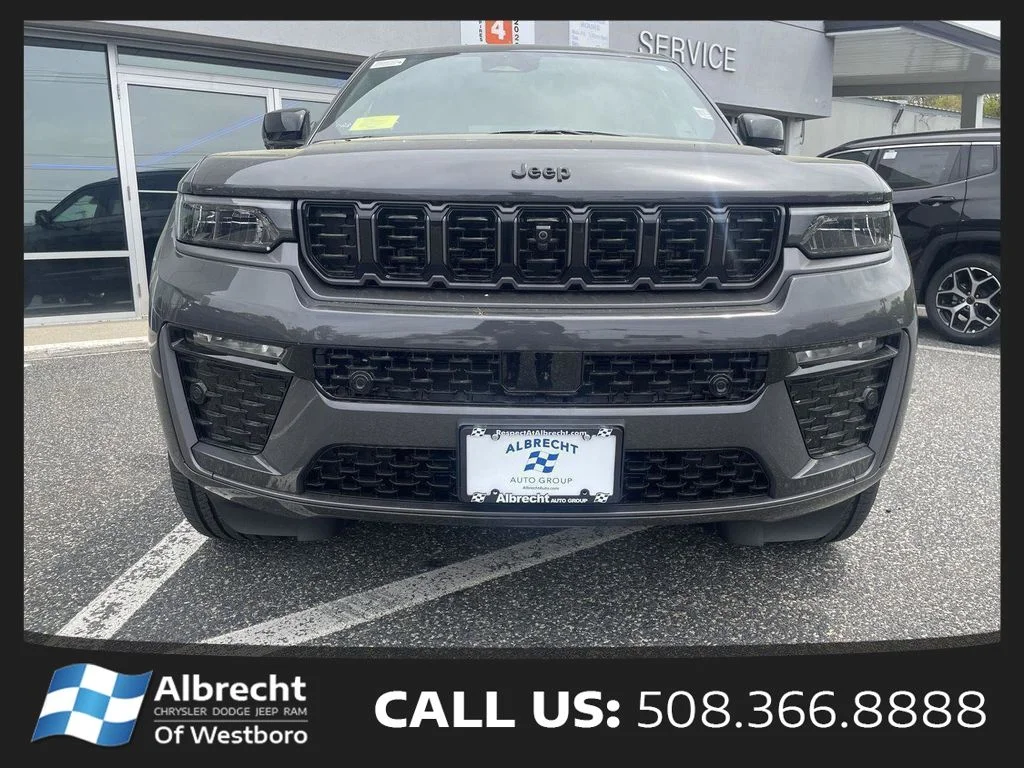 New 2026 Baltic Gray Metallic Clear-Coat Exterior Paint Jeep Limited Reserve image 8