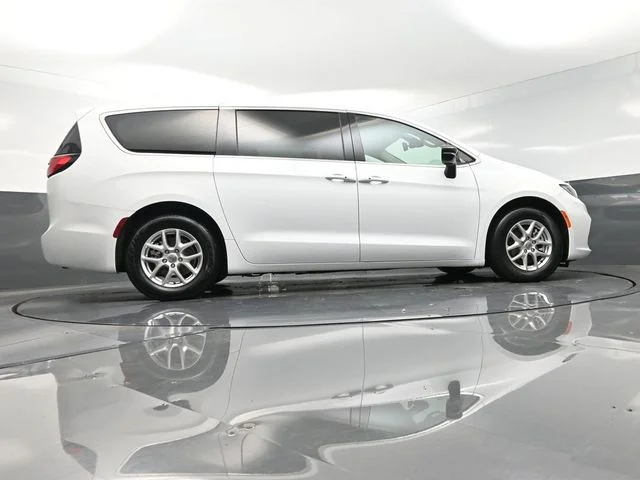 Used 2024 White Chrysler Touring L image 37