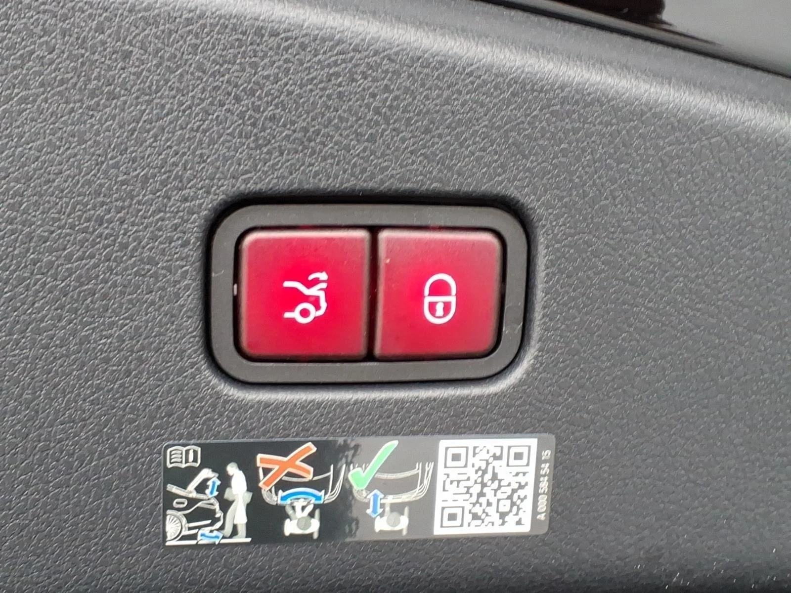 Used 2024 Black Mercedes-Benz CLE 450 image 28