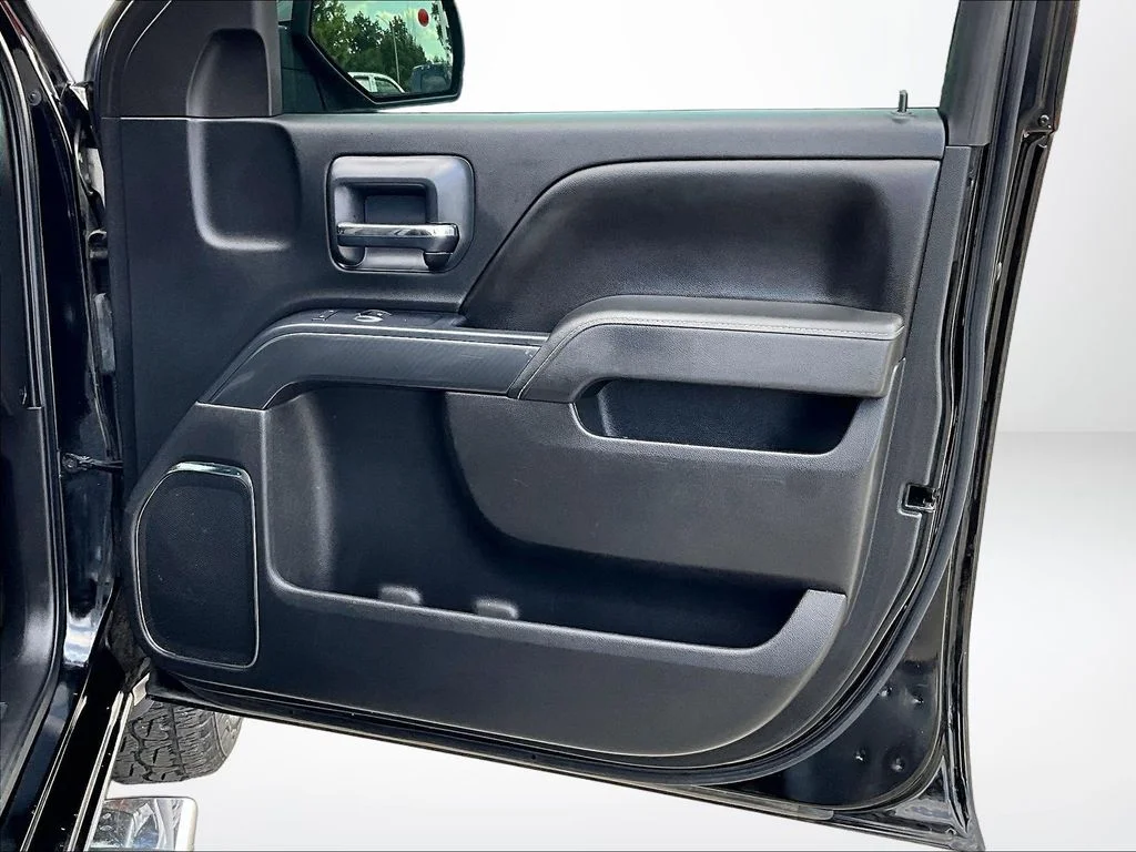 Used 2015 Black GMC SLE image 26