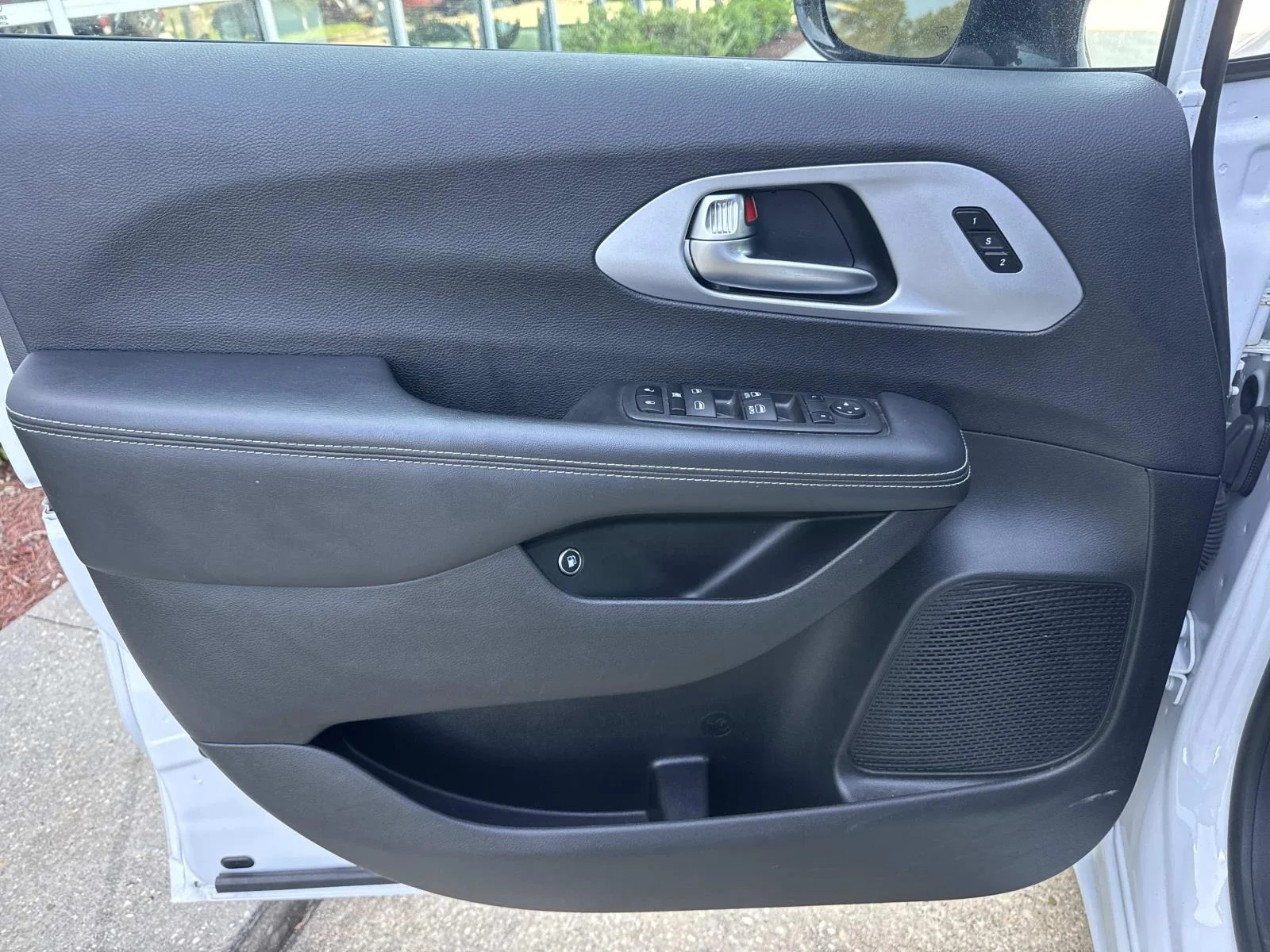 Used 2024 White Chrysler Hybrid S Appearance Pkg FWD image 19