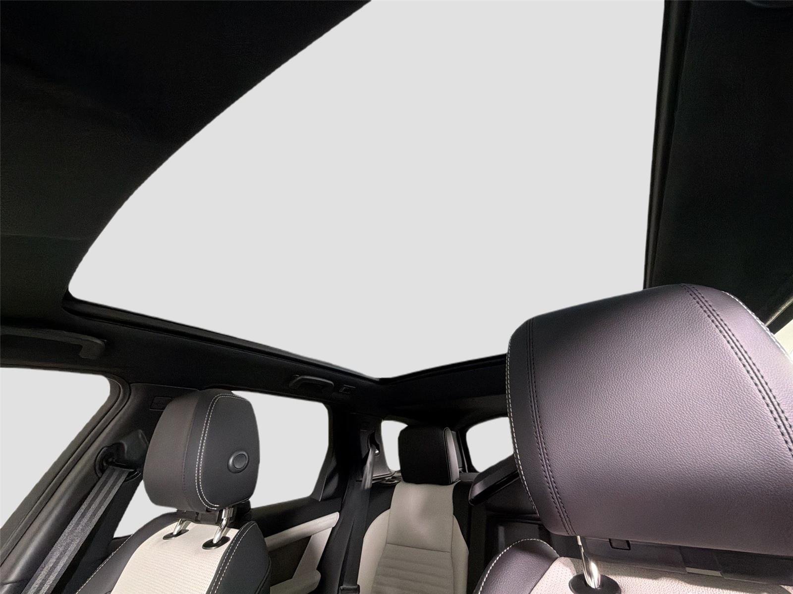 New 2026 Fuji White LAND ROVER  image 21