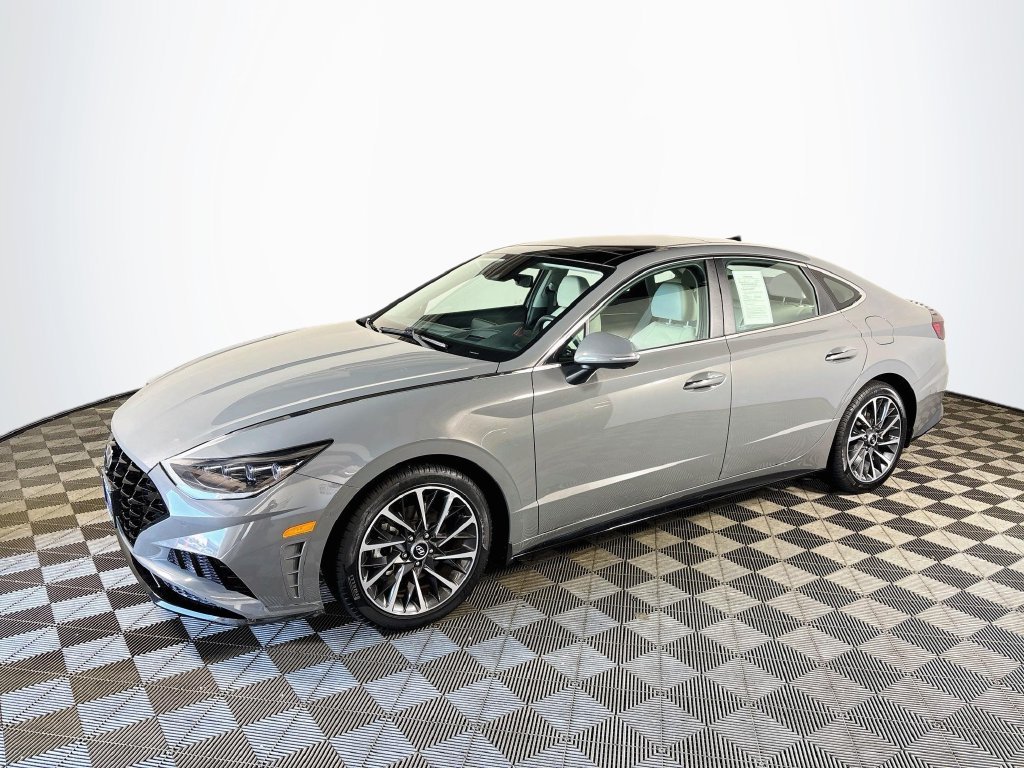 Used 2022 Gray Hyundai Limited image 2