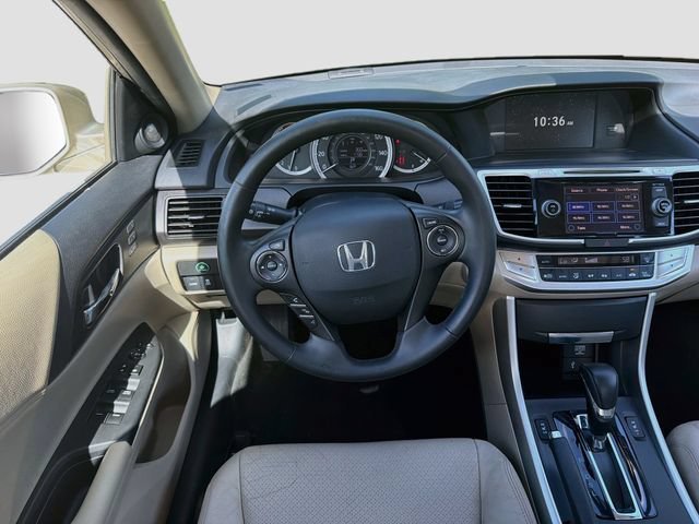 Used 2014 Silver Honda EX-L image 16