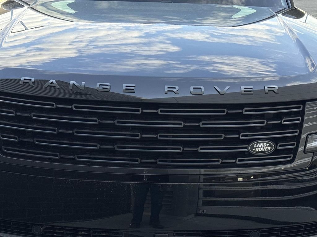 New 2026 Santorini Black Land Rover SE image 11