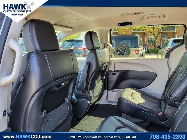 Used 2023 White Chrysler Touring L image 12
