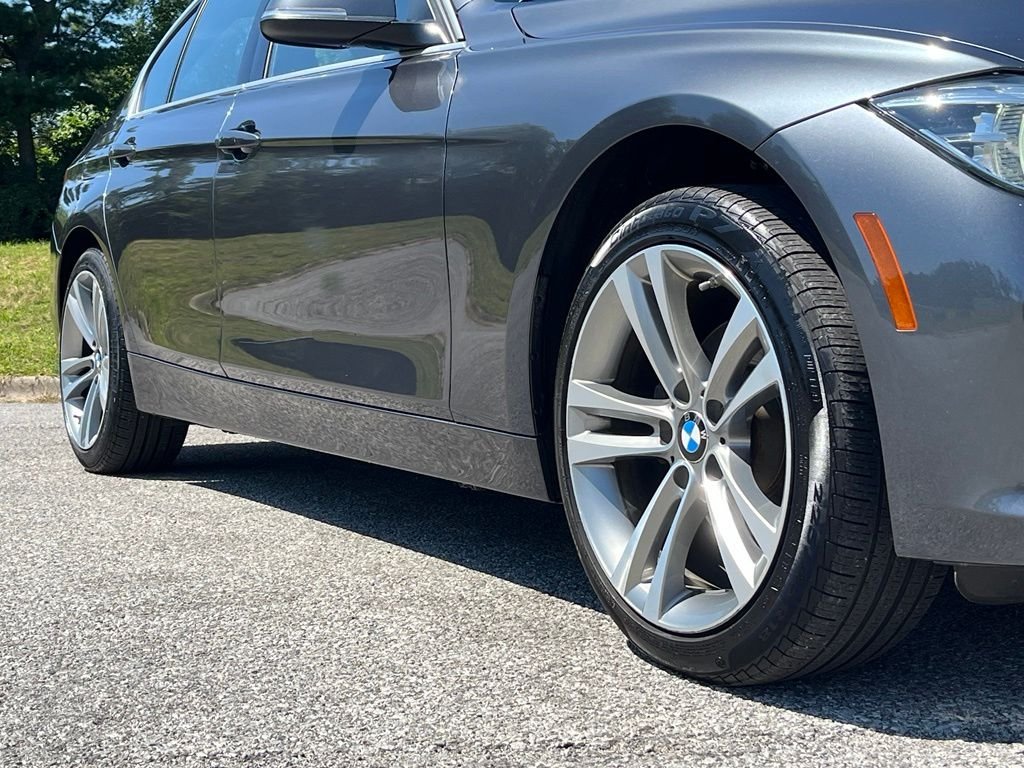 Used 2018 Mineral Grey Metallic BMW 330i xDrive image 9
