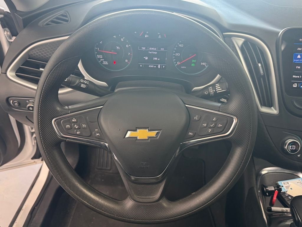 Used 2024 Summit White Chevrolet LT image 25