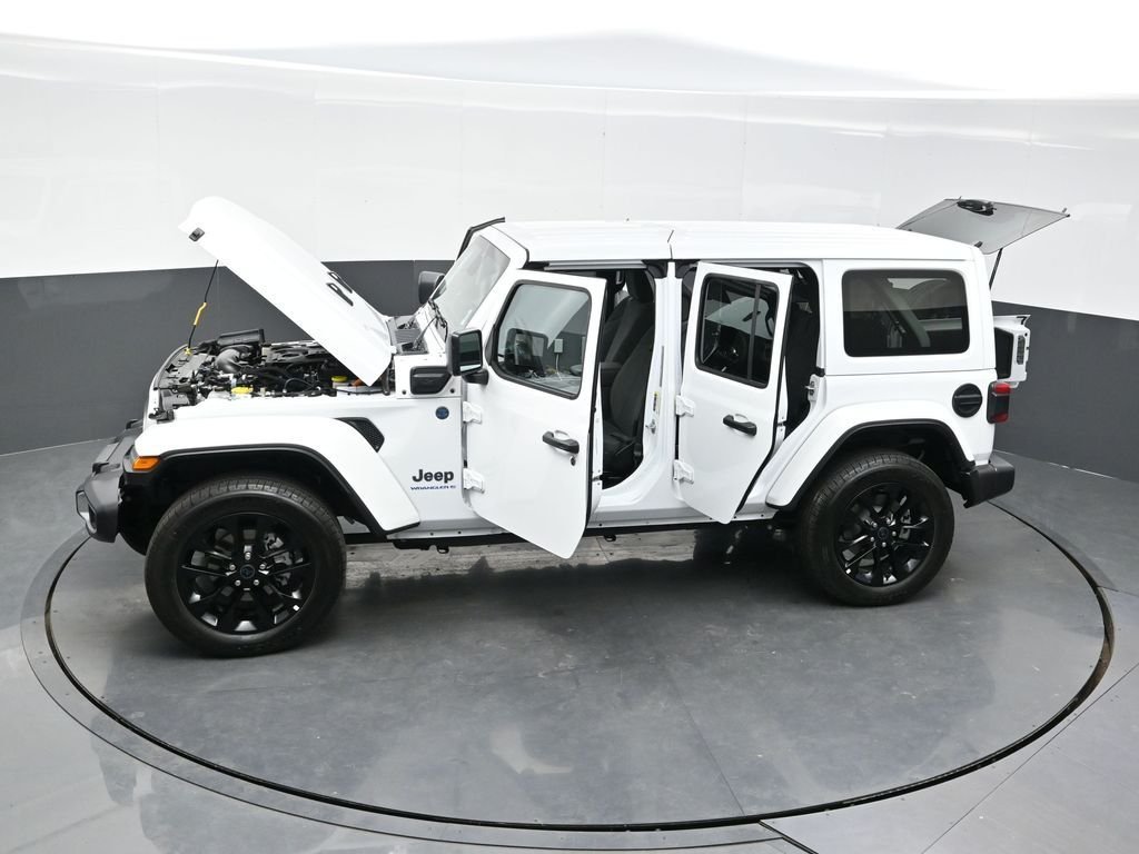 Used 2025 White Jeep Sahara 4xe image 41