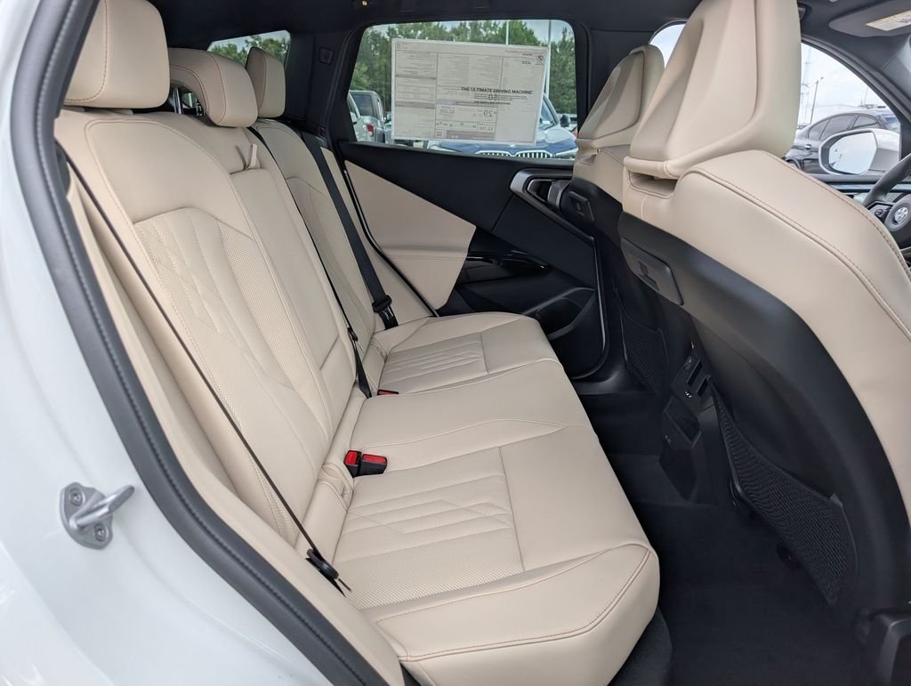 New 2026 Alpine White BMW 30 xDrive image 24