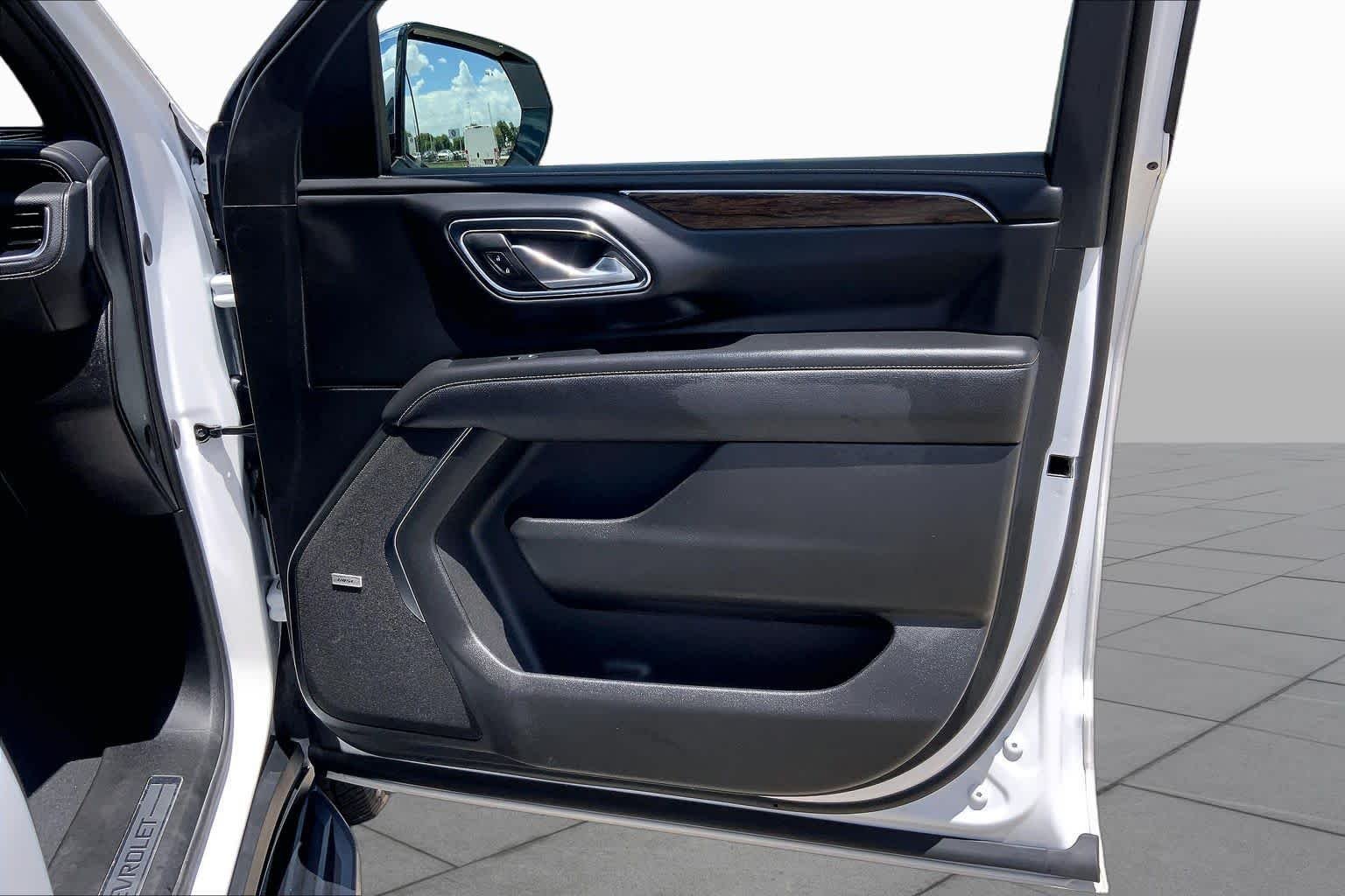Used 2024 Summit White Chevrolet Premier image 22