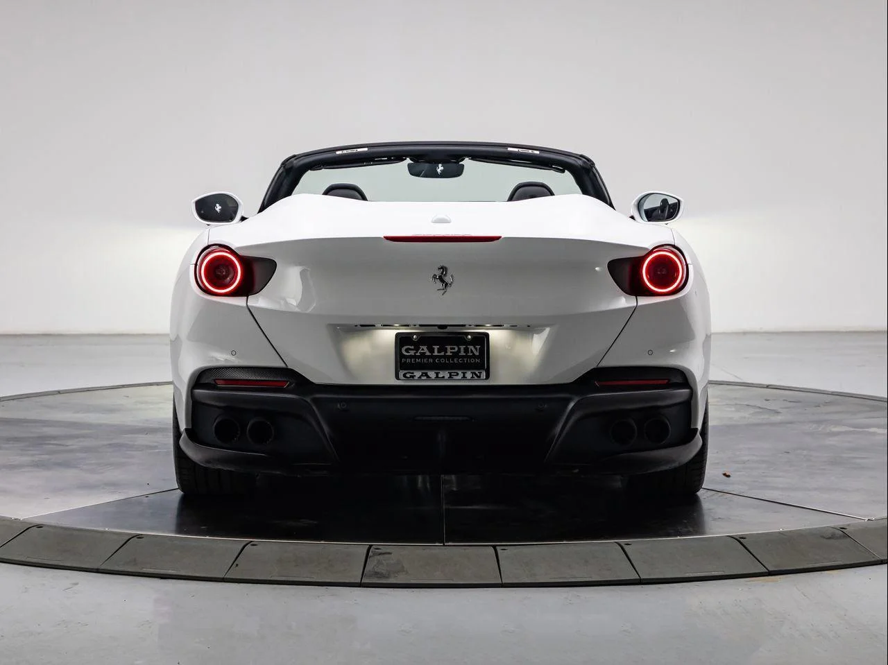 Used 2023 Bianco Cervino Ferrari M image 4