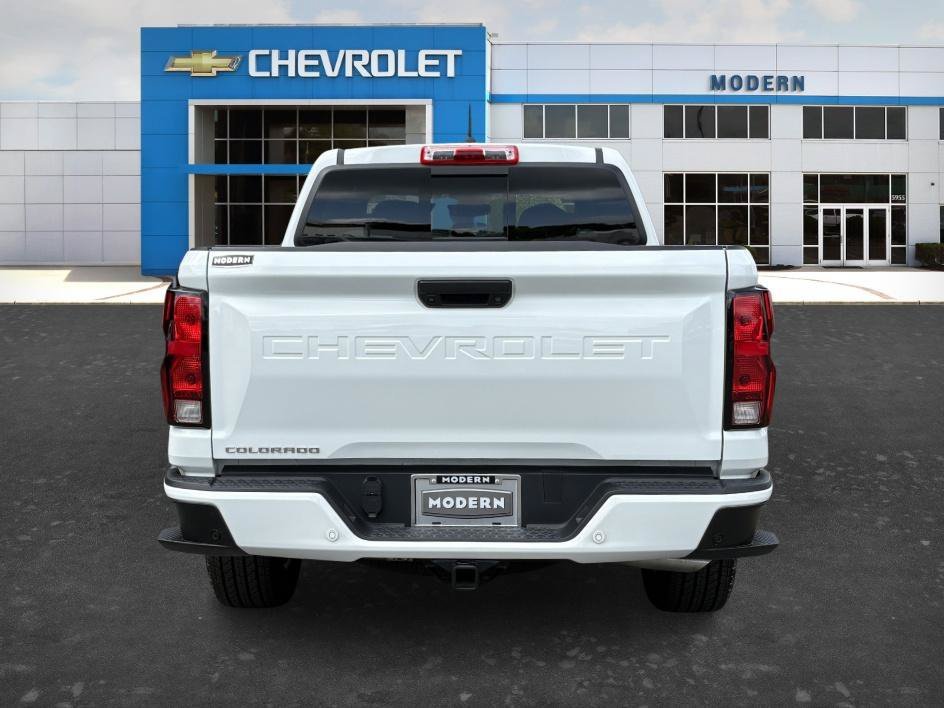 Used 2025 Summit White Chevrolet 4WD LT image 4
