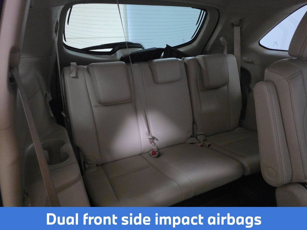 Used 2018 White Toyota XLE image 19