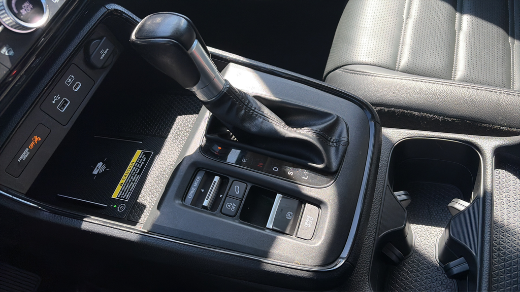 Used 2025 Urban Gray Honda EX-L image 19
