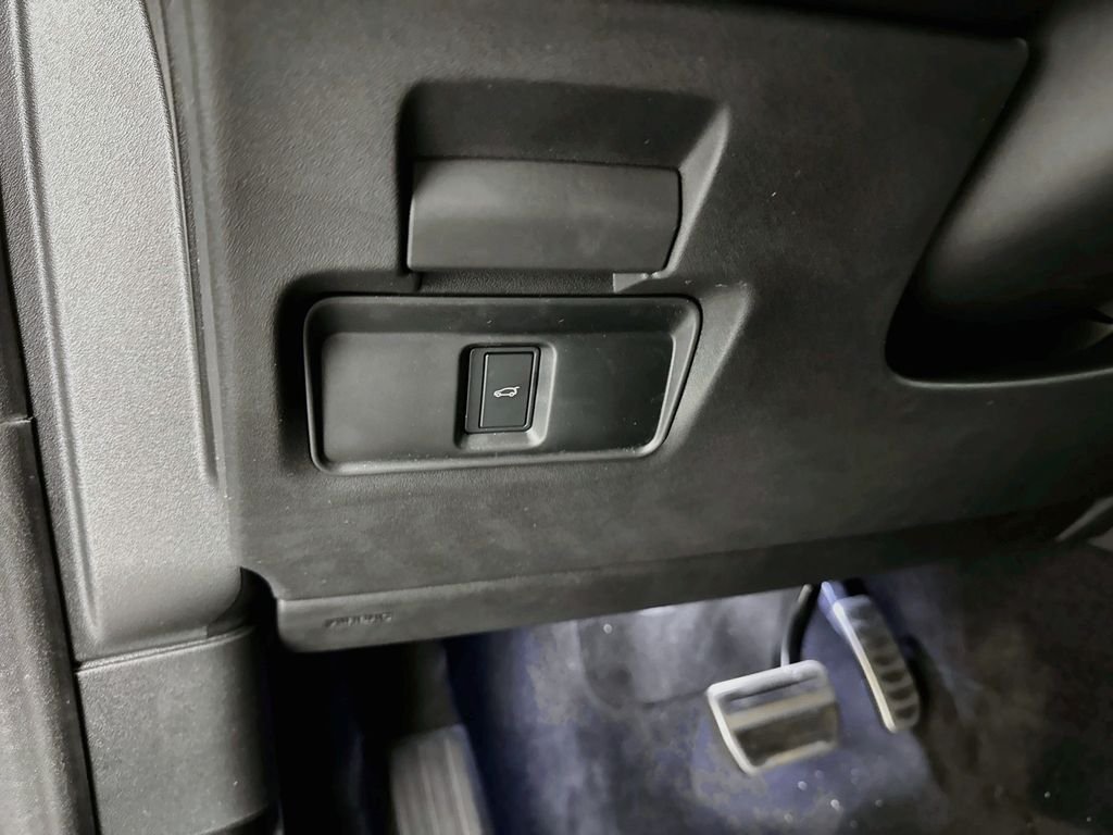 New 2026 Varesine Blue Land Rover Landmark image 10