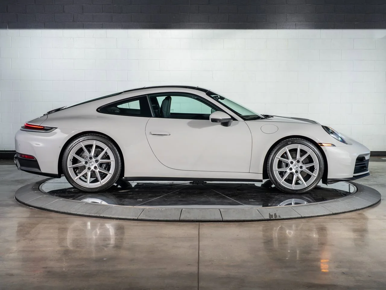 Used 2026  Porsche Carrera image 8