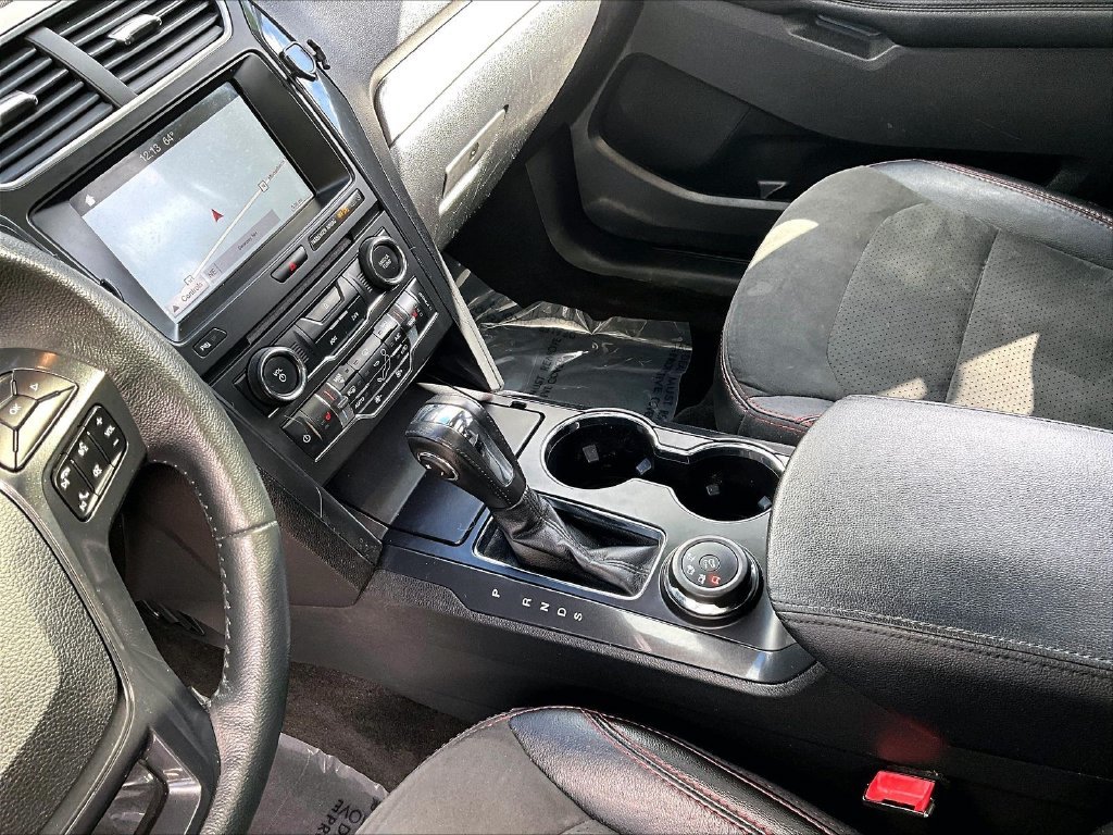 Used 2018 Black Metallic Ford XLT image 13