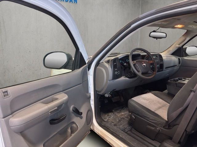 Used 2008 White Chevrolet Work Truck image 17