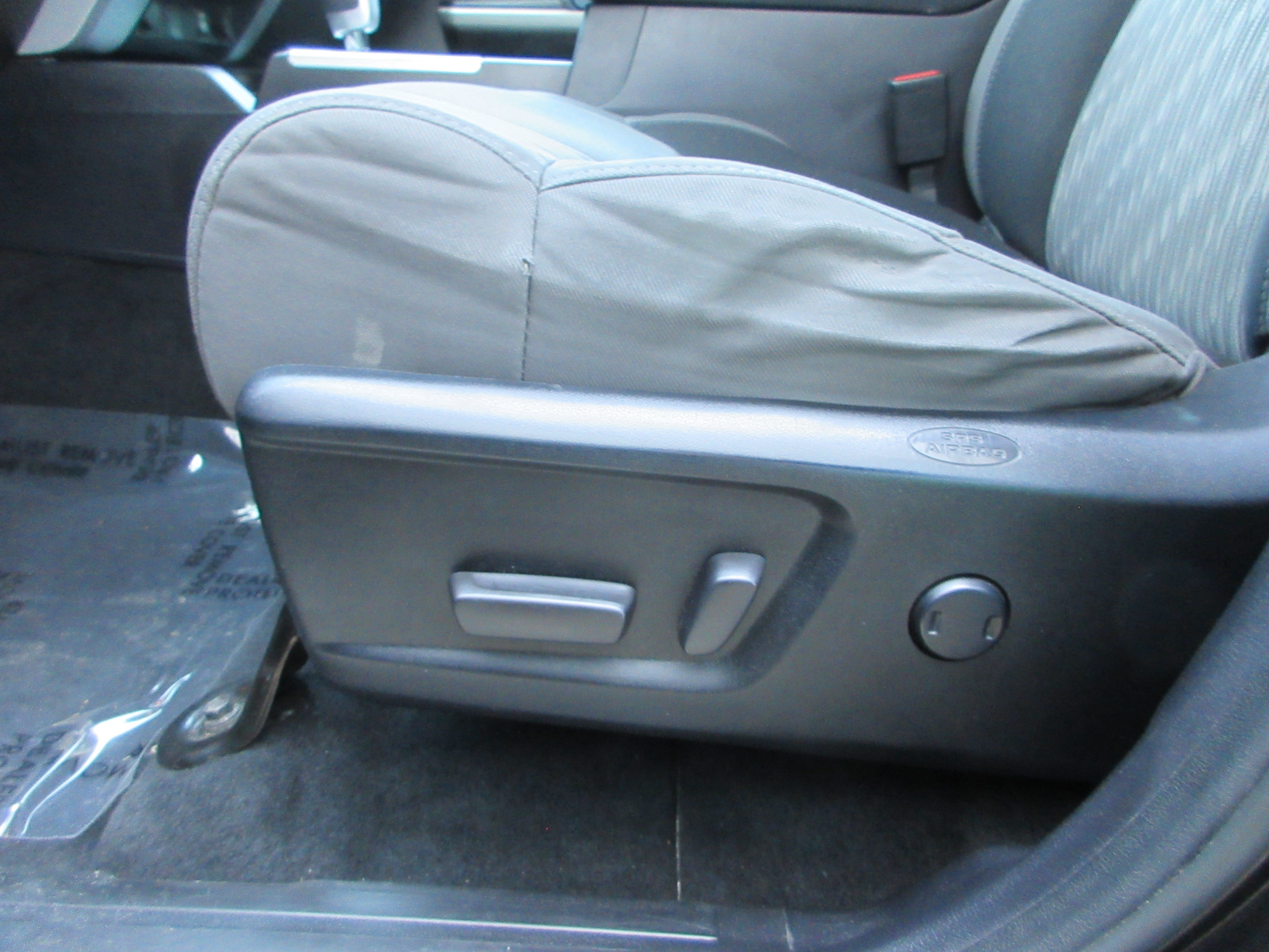 Used 2019 Midnight Black Metallic Toyota SR5 image 29