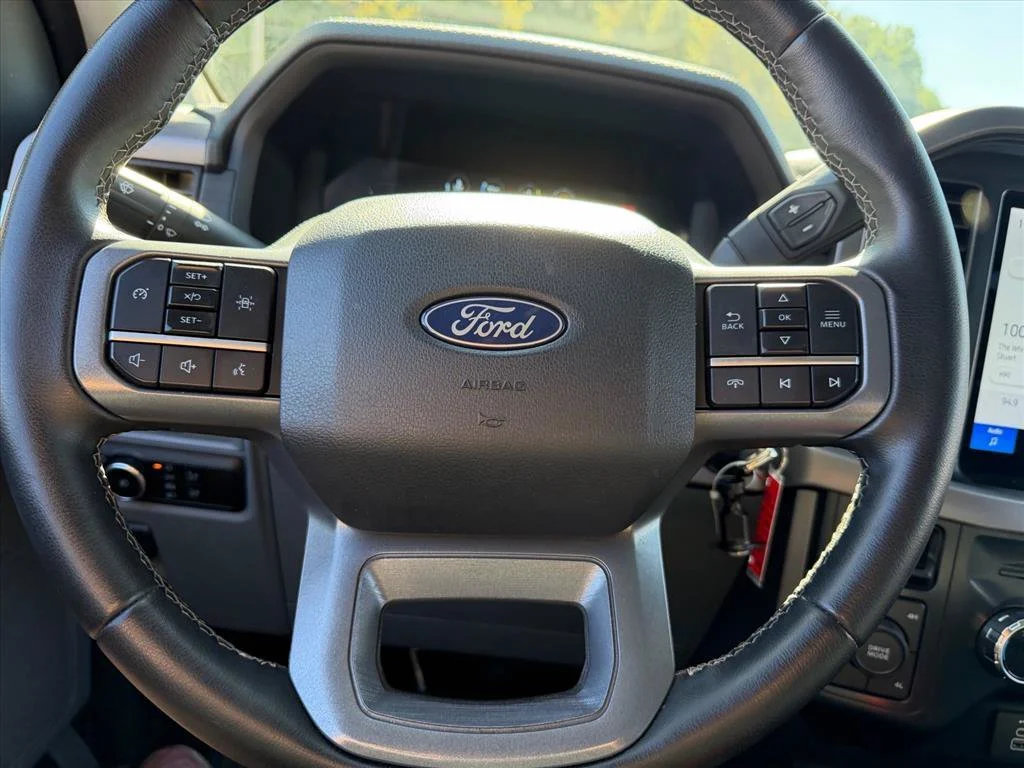 Used 2025 Blue Ford XLT image 18