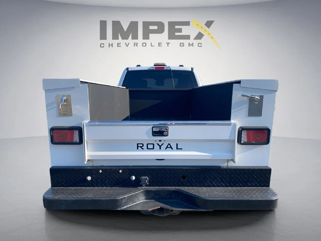 Used 2024 White Ford XL image 4