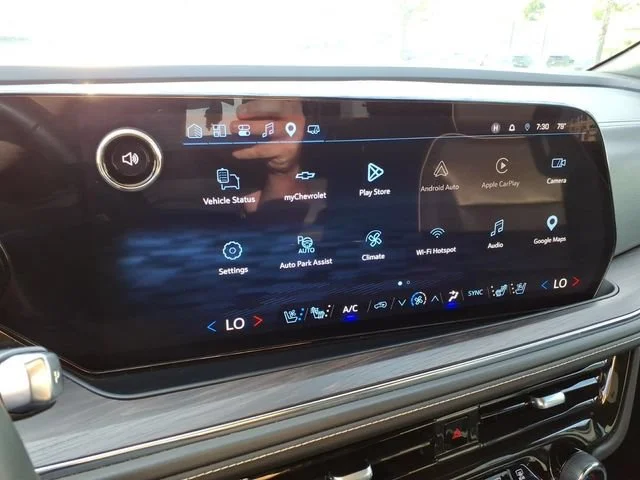 Used 2025 Black Chevrolet Premier image 25