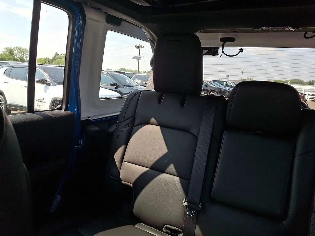 New 2027 Hydro Blue Pearlcoat Jeep Sahara image 13