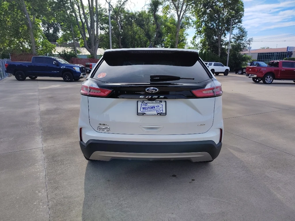Used 2024 Oxford White Ford SEL image 8