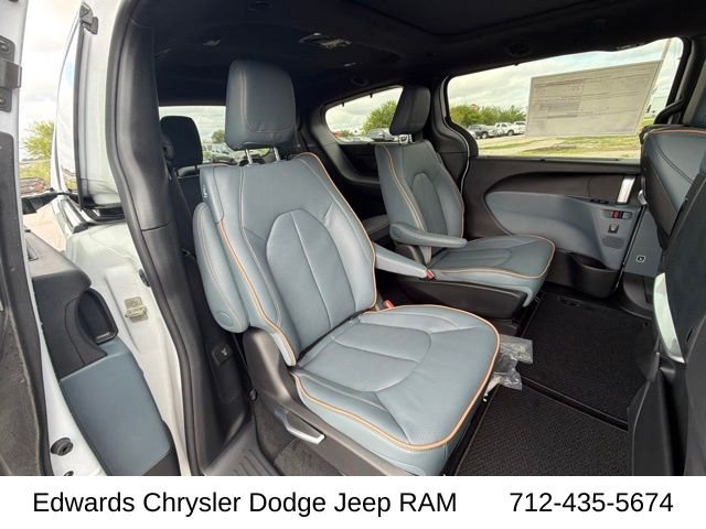 New 2027 Bright White Clear-Coat Exterior Paint Chrysler Pinnacle image 30
