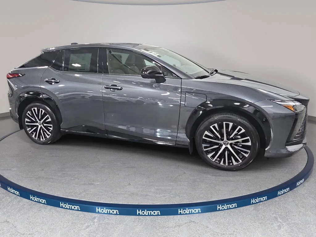 New 2026  Lexus 450e Premium image 4