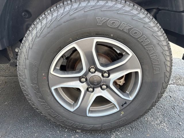 Used 2022 White Jeep Unlimited Sport S image 27