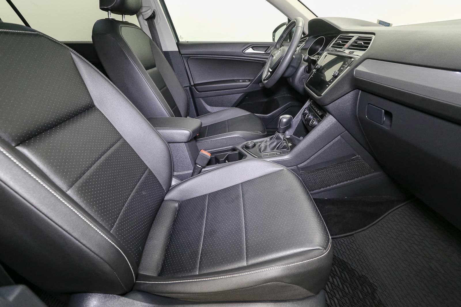 Used 2021 Platinum Gray Metallic Volkswagen SE image 19
