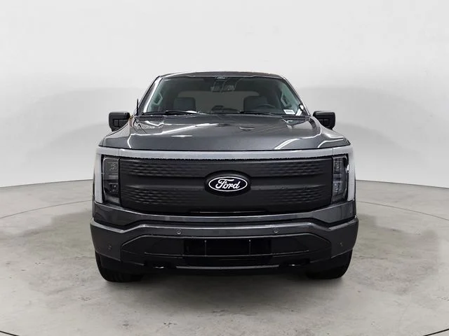 2025 Ford F-150 Lightning Flash - Photo 8