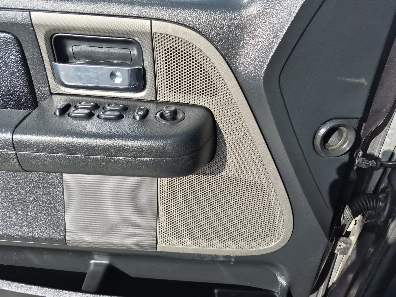 Used 2008 Dark Shadow Grey Metallic Ford FX2 image 21