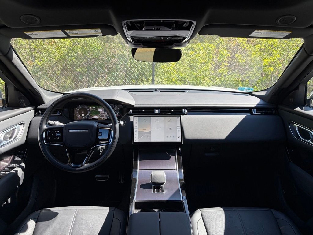 Used 2026 White Land Rover Dynamic SE image 18